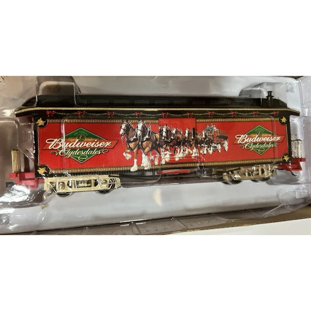 Hawthorne Village Budweiser Clydesdale Freight Train + track + box